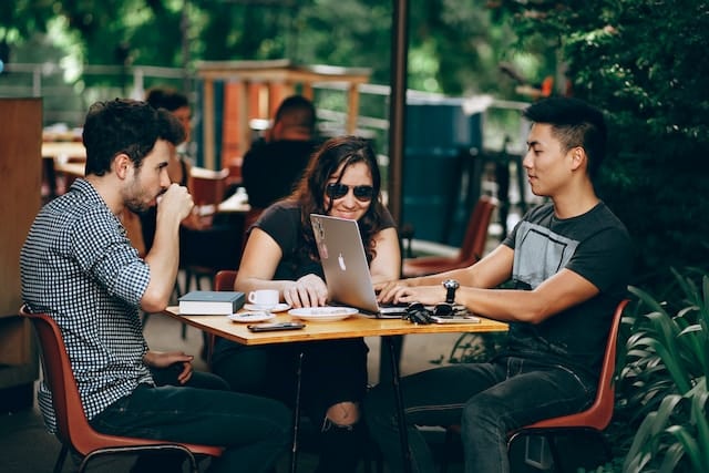 equipo de jovenes emprendedores 2